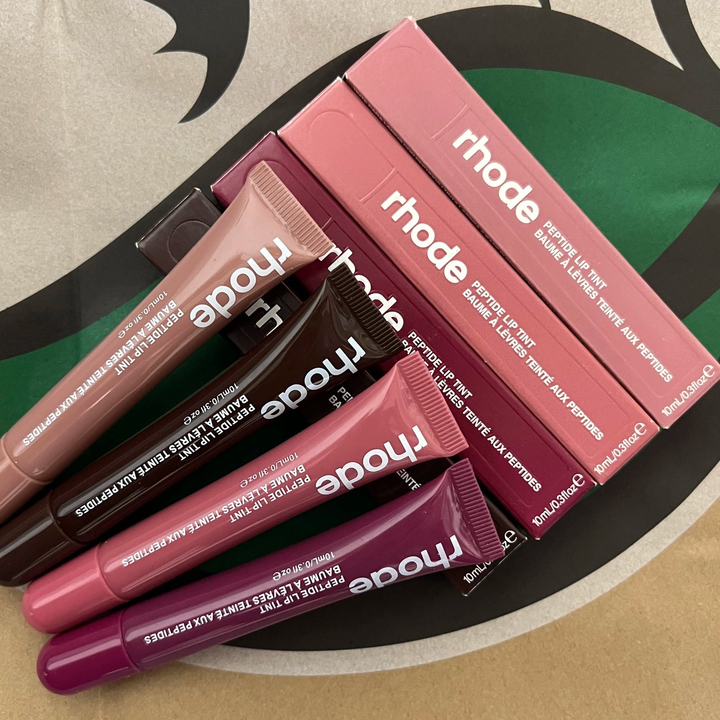 Plumping & Moisturizing Lip Oil with Box