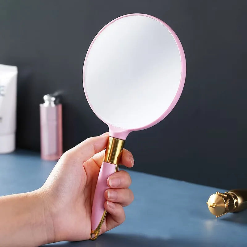 Retro Handheld Makeup Mirror – Portable Beauty Essential