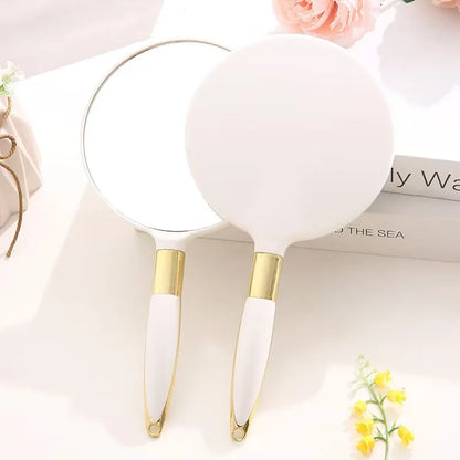 Retro Handheld Makeup Mirror – Portable Beauty Essential