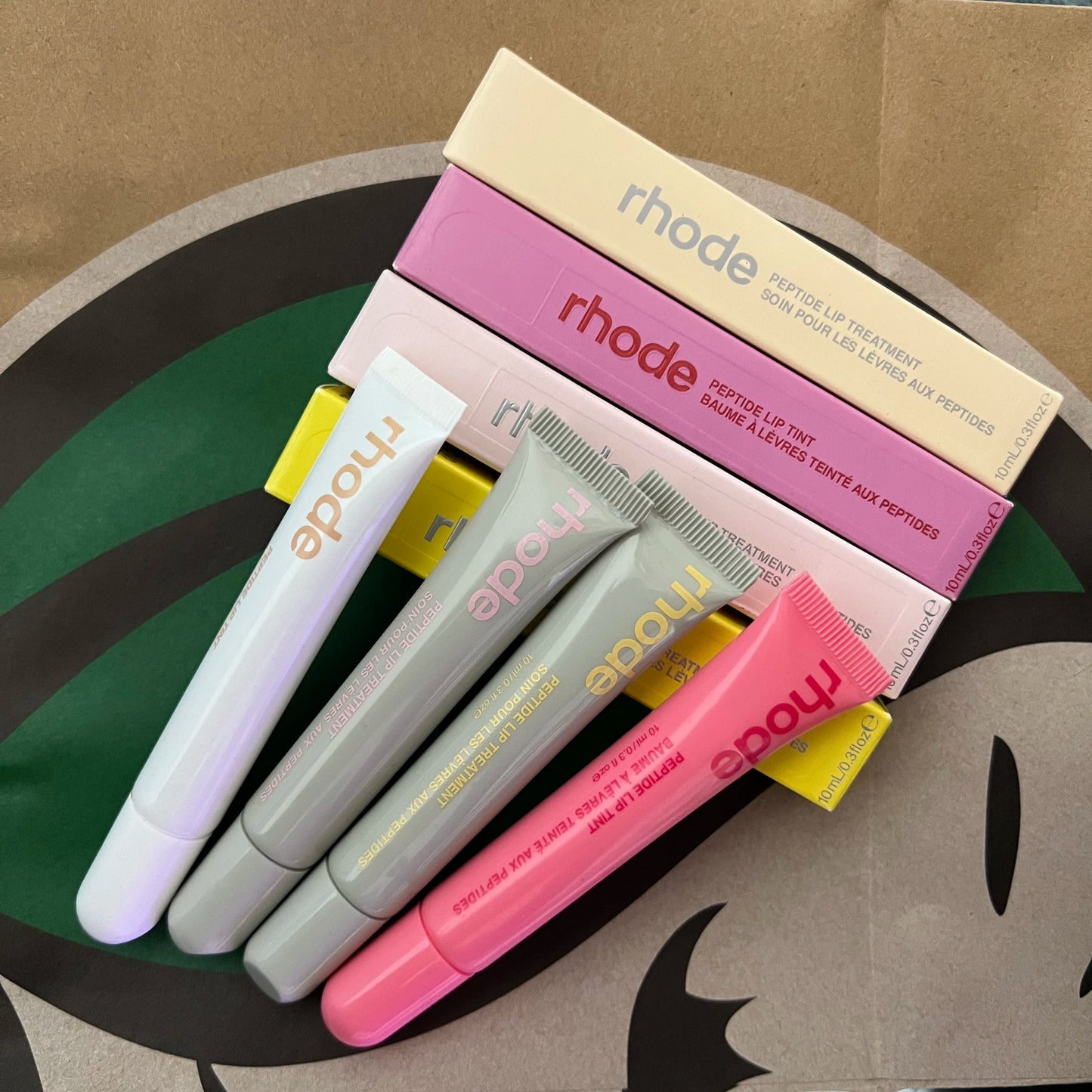 Plumping & Moisturizing Lip Oil with Box