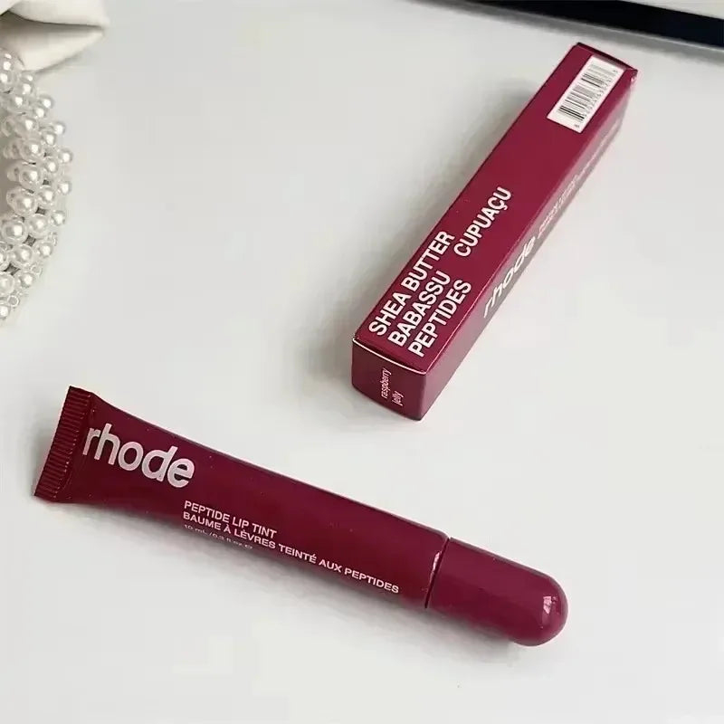 Moisturizing lip gloss case side profile view beauty tool